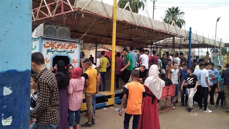 احتفالا المواطنين