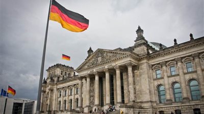 ألمانيا تشدد قواعد السفر للقادمين من إسبانيا وهولندا بسبب كورونا