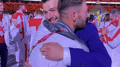لقاء الأشقاء.. بعد أن فرقتهم الحروب جمعهم أولمبياد طوكيو