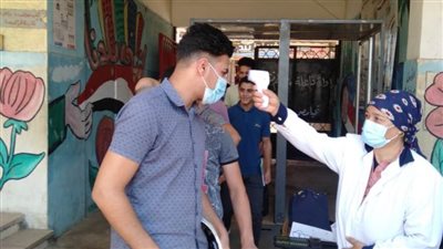 21576 طالبا بالبحيرة يؤدون امتحاناتهم في مادة الفيزياء 