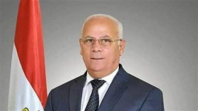 محافظ بورسعيد يشيد بجهود الأجهزة التنفيذية والأمنية خلال عيد الأضحى المبارك