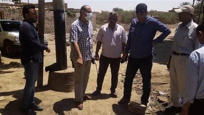 هبوط أرضي بجوار مدرسة فى المنيا وكردون لمنع المارة من الأقتراب منه