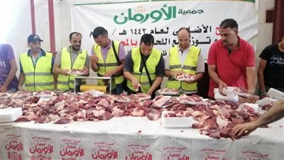 ذبح 6 عجول وتوزيعها على مستحقيها في رابع أيام العيد بالبحيرة