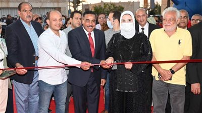 وزيرة التضامن الاجتماعي ومحافظ مطروح يفتتحان معرض 