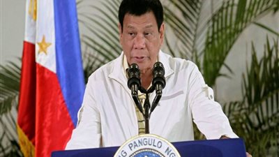 رئيس الفلبين يحث على ابتكار طرق 