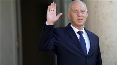 الرئيس التونسي يوجه رسائل شديدة اللهجة للإخوان