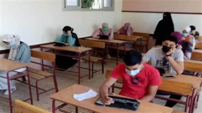 التعليم: 392 ألف طالب وطالبة يؤدون امتحان اللغة الأجنبية الأولى