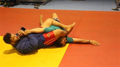 طوارئ في معسكر 