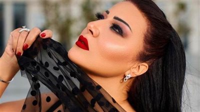 نجم الأرجنتين يورط سمية الخشاب في تحد للمعلومات الكروية