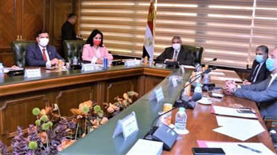 اجتماع هام بين الطيران والسياحة والآثار والصحة .. تعرف على التفاصيل