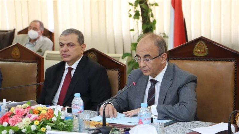 وزير القوي العاملة