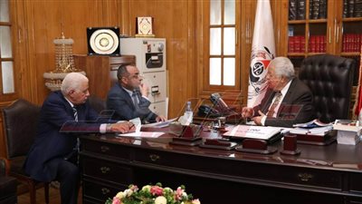 نقيب المحامين يبحث تطوير نقابة جنوب سيناء