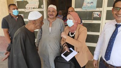 وكيل وزارة الصحة بسوهاج تتفقد عددا من الوحدات الصحية بالمحافظة للمتابعة