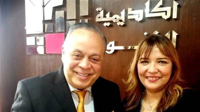  وزيرة الثقافة توجه الشكر لأشرف زكي بعد بلوغه سن التقاعد بأكاديمية الفنون