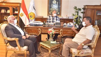 محافظ أسيوط يلتقى رئيس مجلس إدارة دار المعارف لبحث سبل التعاون
