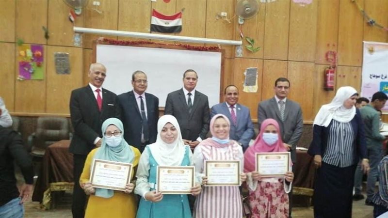 تكريم طلاب تربية