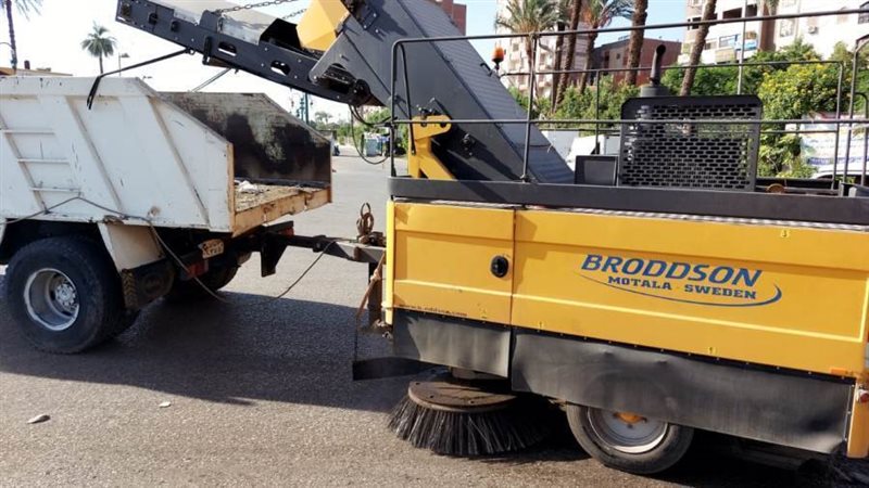 جانب من اعمال النظافة