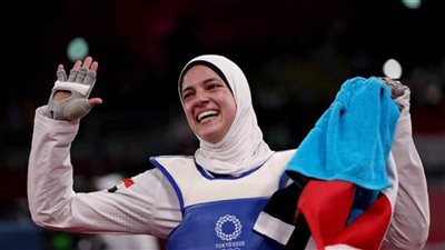 هداية ملاك تدرس قرار الاعتزال