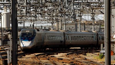 إصابة أكثر من 23 شخصا جراء تصادم قطارين بولاية ماساتشوستس الأمريكية