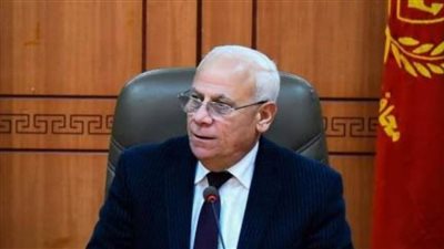 محافظ بورسعيد يتفقد المنطقة المحيطة بمديرية التربية والتعليم ويوجه برفع الإشغالات