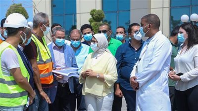 وزيرة الصحة تتفقد مستشفى العلمين.. وسيارات الإسعاف والقوافل والأكشاك الطبية بالساحل