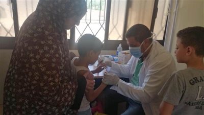 طب سوهاج توقع الكشف الطبي بالمجان على٣٥٠ مواطنا بقرية الغريزات 