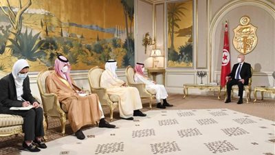الرئيس التونسي يستقبل وزير الخارجية السعودي بقصر قرطاج