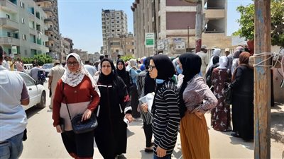 فرحة بين طلاب الثانوية العامة بالشرقية لانتهاء الامتحانات 