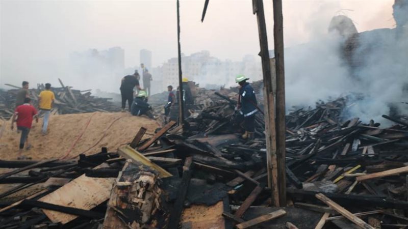 جانب من الحريق