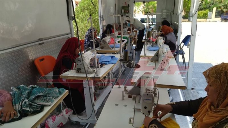 الفتيات والسيدات