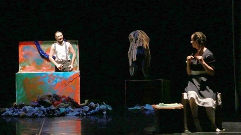 جانب من العرض المسرحى