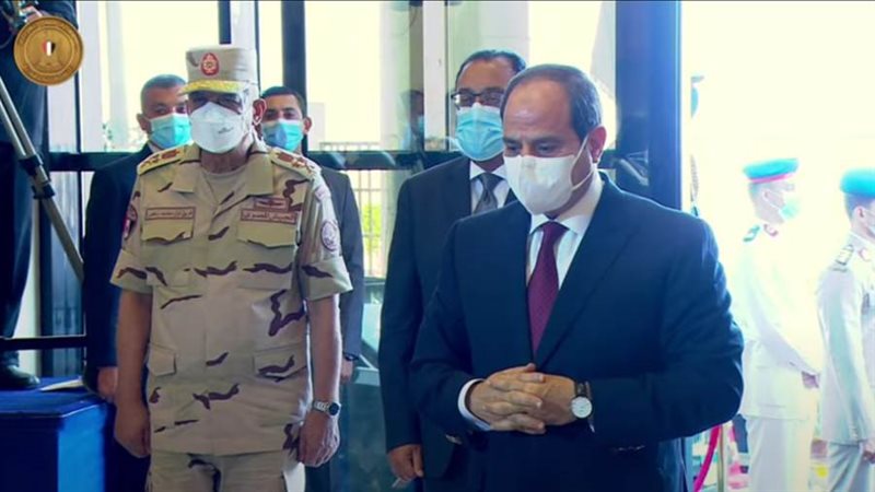 الرئيس السيسي يفتتح