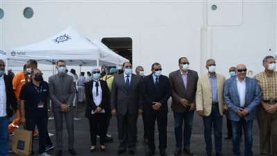 على متنها 700سائح سعودي.. وصول أول رحلة سياحية سريعة للباخرة 