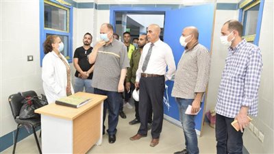 محافظ أسيوط يتفقد الوحدة الصحية بأم القصور والأعمال الإنشائية بمستشفى منفلوط النموذجي