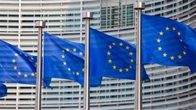 رئيسة المفوضية الأوروبية تحث واشنطن على رفع قيود السفر عن الأوروبيين