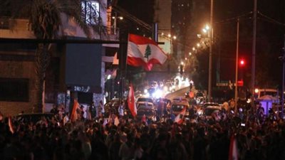 لبنان: محتجون يحاولون اقتحام مبنى مجلس النواب 