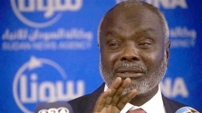 وزير المالية السوداني يؤكد الحرص على التعاون مع بعثة 