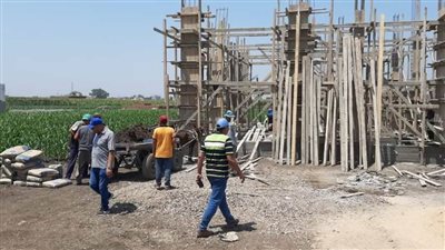 إزالة ٨ حالات تعدٍ على الأراضى الزراعية بالبحيرة