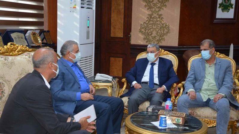 محافظ المنيا خلال