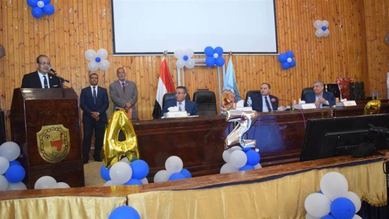 أثناء حفل تكريم الدكتور