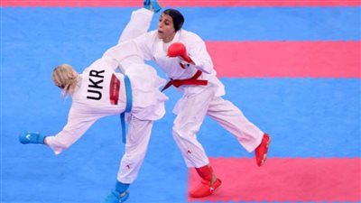 عاجل| جيانا فاروق تحمل علم مصر في حفل الختام