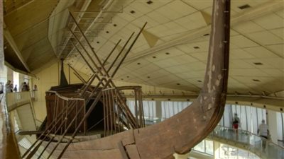 نقل مركب خوفو إلى المتحف الكبير خلال ساعات