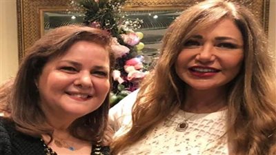 ليلى علوي تروي موقف دلال عبد العزيز معها عند وفاة والدتها