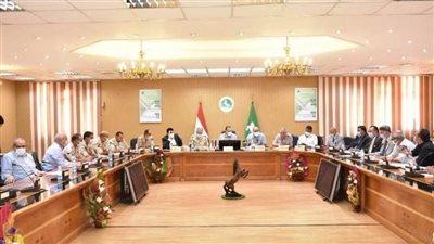 محافظ الشرقية يعقد اجتماعًا لمتابعة الموقف التنفيذي لمبادرة 