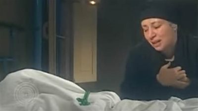 الجمهور يستعيد مشهد وفاة دلال عبدالعزيز في حديث الصباح والمساء