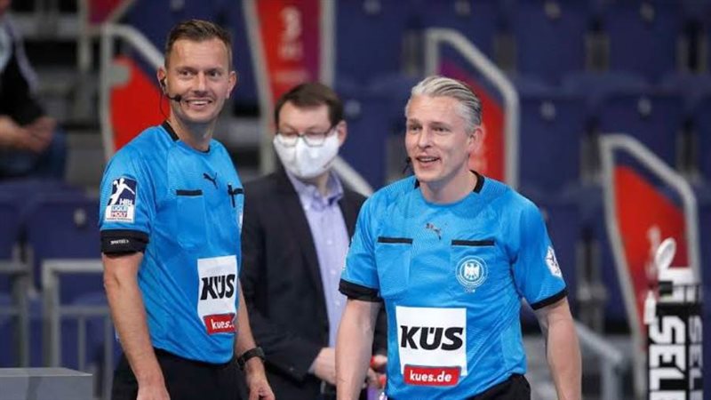 حكام مباراة منتخب