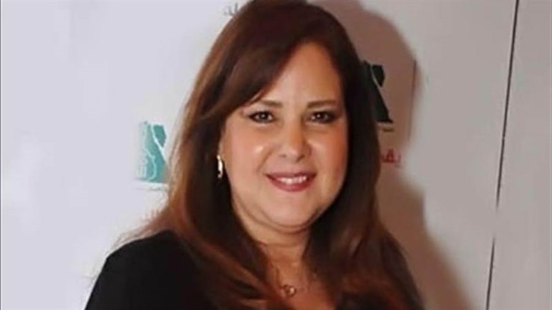 الفنانة دلال عبدالعزيز