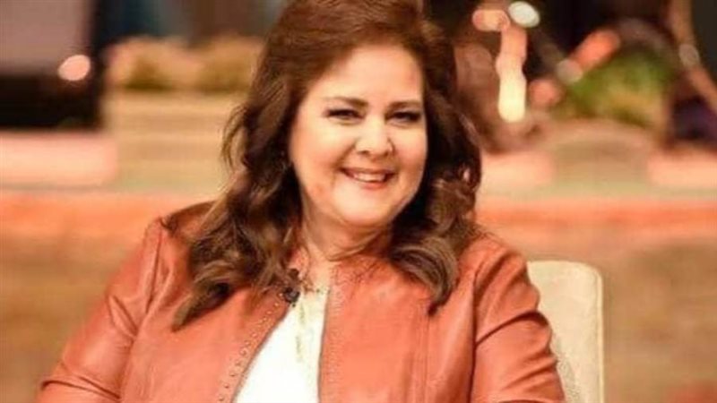 دلال عبدالعزيز