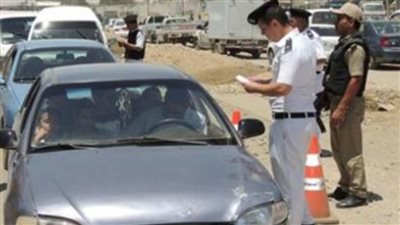 سحب 3268 رخصة سيارة لعدم تركيب الملصق الإلكتروني