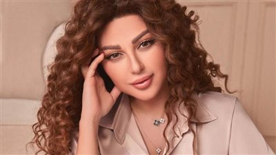 ميريام فارس تكشف عن صورها بالبكيني أثناء الحمل